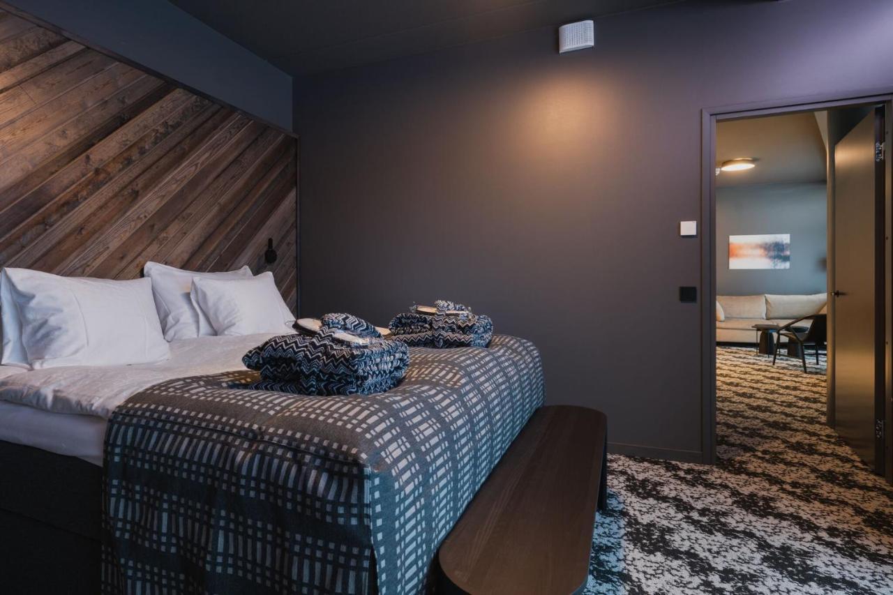 Deluxe King Suite